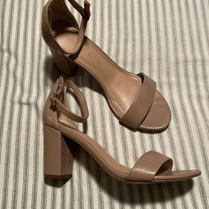 Kelly & Katie nude block heels, size 7.5